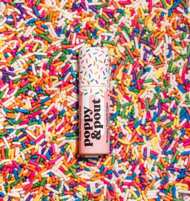 Bálsamo labial, pastel de cumpleaños con confeti, rosa - amapola y puchero