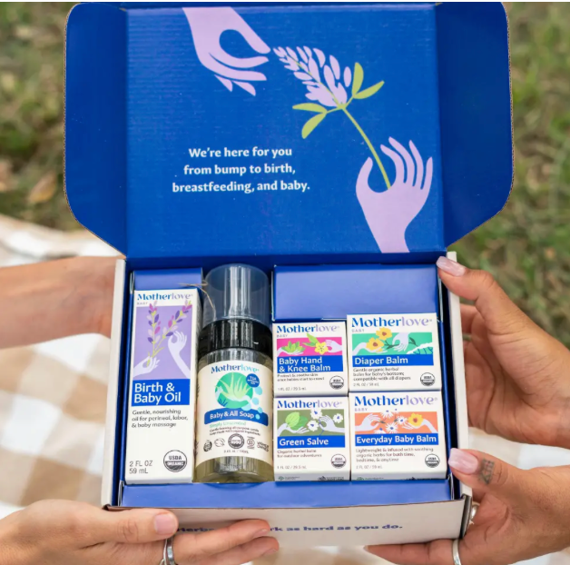 Caja de regalo para el cuidado corporal del bebé